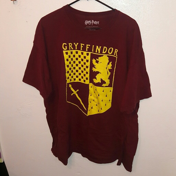 Hot Topic Tops - Hot Topic 2X Harry Potter Gryffindoor Tee